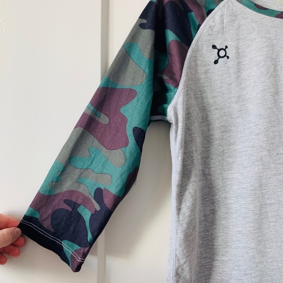 ❗️SOLD❗️Orangetheory Camo 3/4 Sleeve Top Size XS - Picture 2 of 7